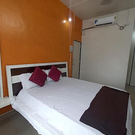 Malwade Motels Пуна Экстерьер фото