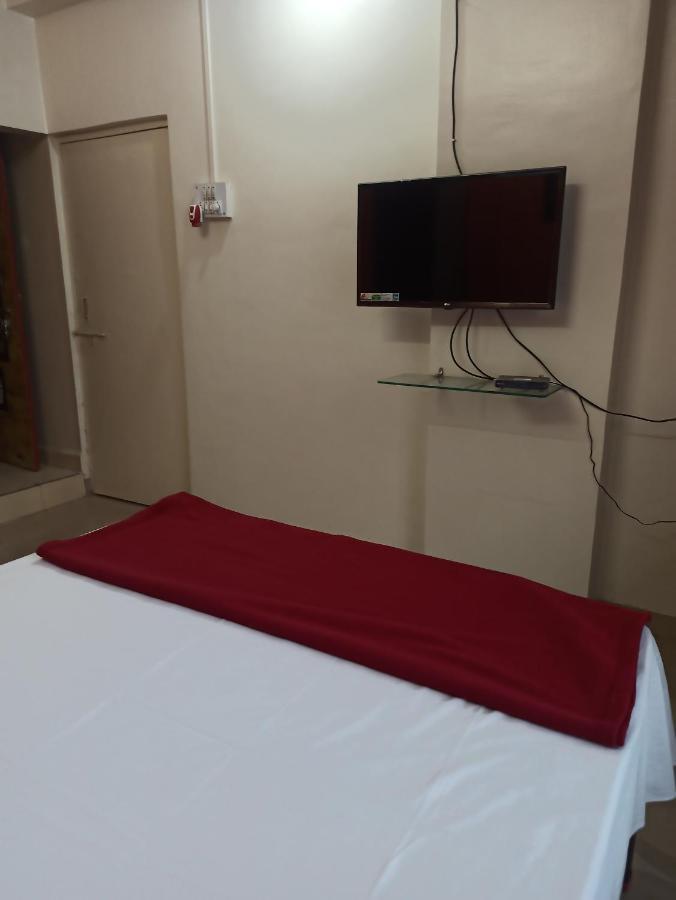 Malwade Motels Пуна Экстерьер фото