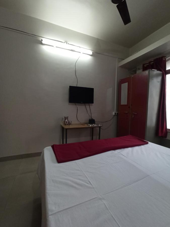 Malwade Motels Пуна Экстерьер фото