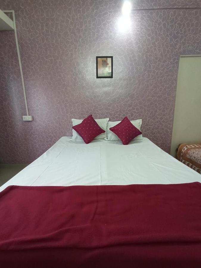 Malwade Motels Пуна Экстерьер фото