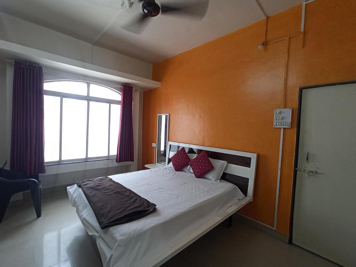 Malwade Motels Пуна Экстерьер фото