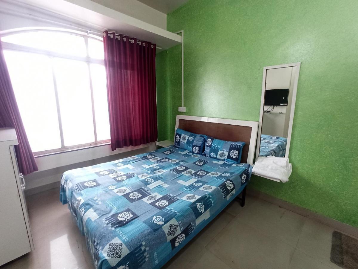 Malwade Motels Пуна Экстерьер фото