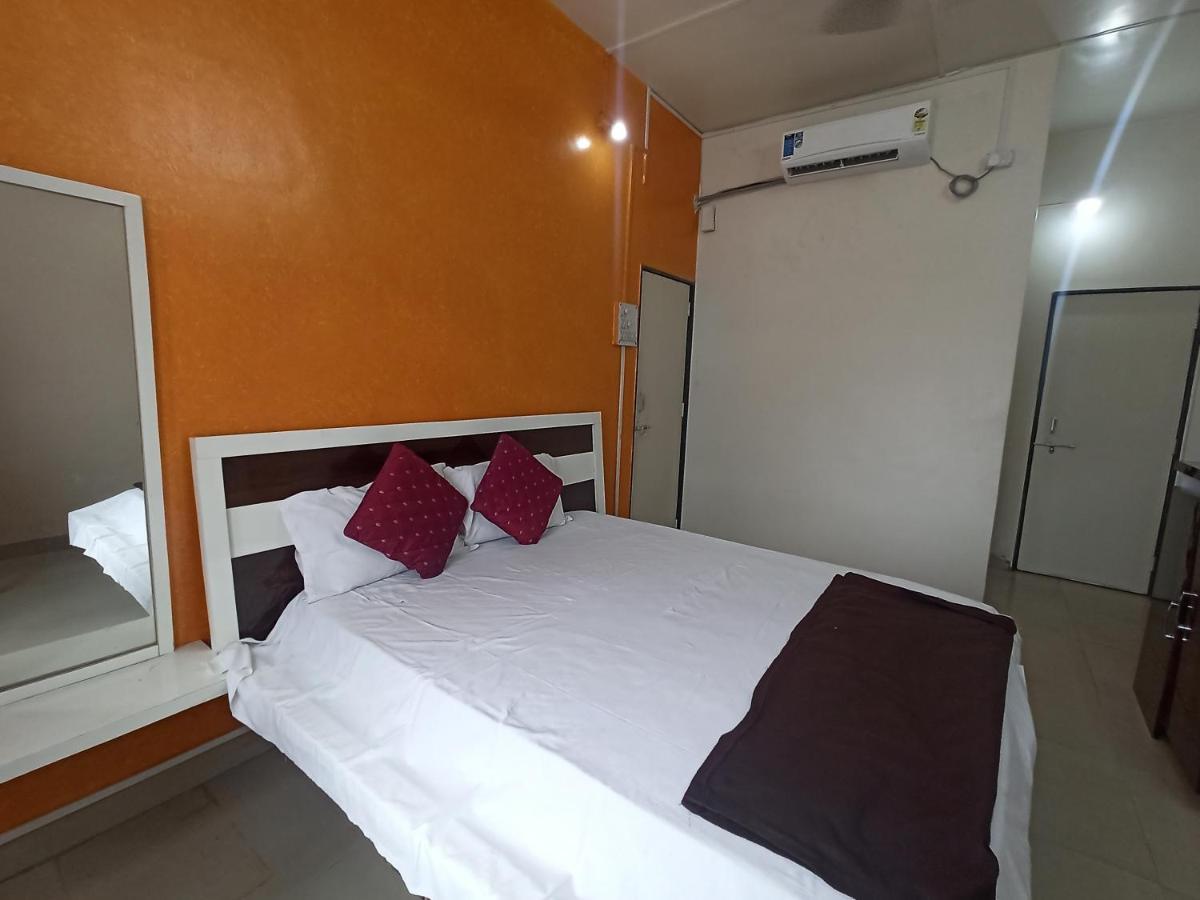 Malwade Motels Пуна Экстерьер фото